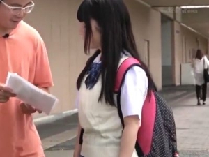 【MM号】女子校生に★★入りドリンクを飲ませて目の前でセンズリ鑑賞させ無毛女子校生と見せ合い相互オナニーして着衣セックス！