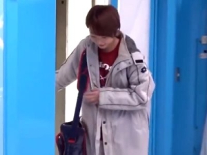 「童貞君のオナニーのお手伝いをお願いします」陸上部のボーイッシュJDをナンパする！ショートカット女子が筆おろし膣内射精！